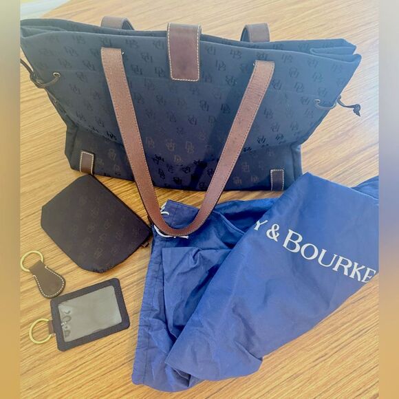 Dooney & Bourke - Navy & Brown Large Tote Bag, Pouch, license holder, keychain - Picture 3 of 13